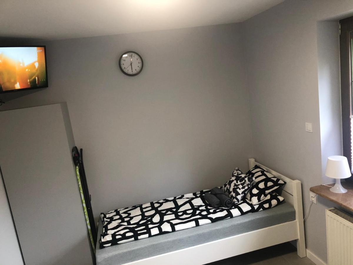 Klimatyzowane Apartamenty I Pokoje Przy Targach Кельце Екстер'єр фото