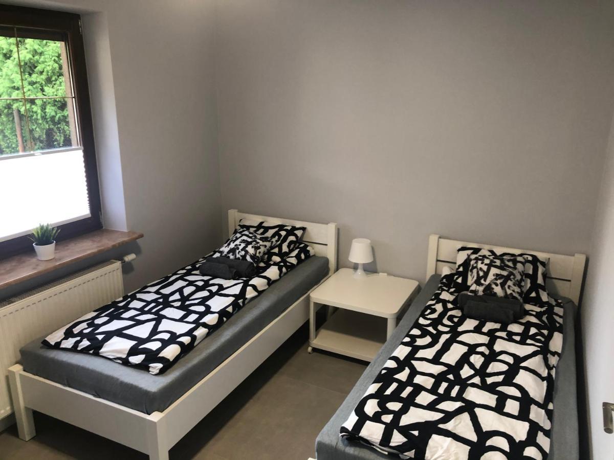 Klimatyzowane Apartamenty I Pokoje Przy Targach Кельце Екстер'єр фото
