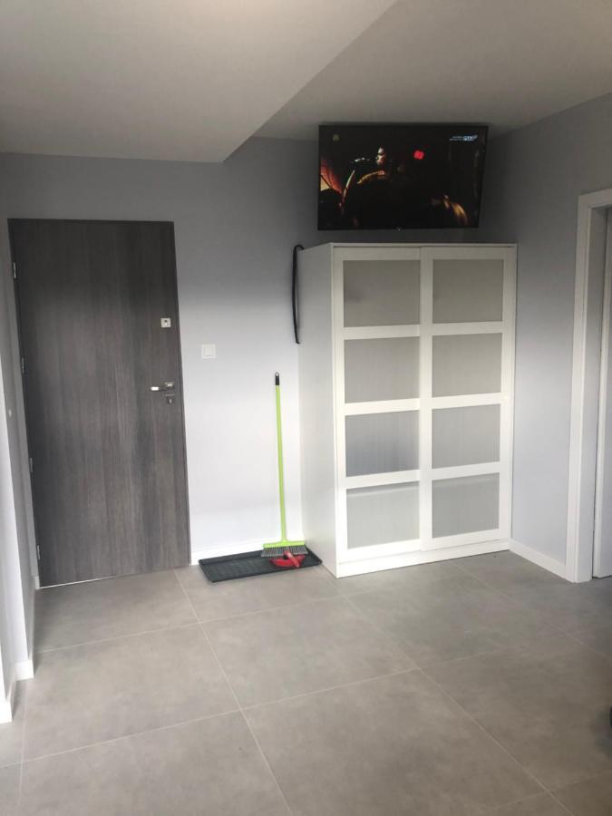Klimatyzowane Apartamenty I Pokoje Przy Targach Кельце Екстер'єр фото