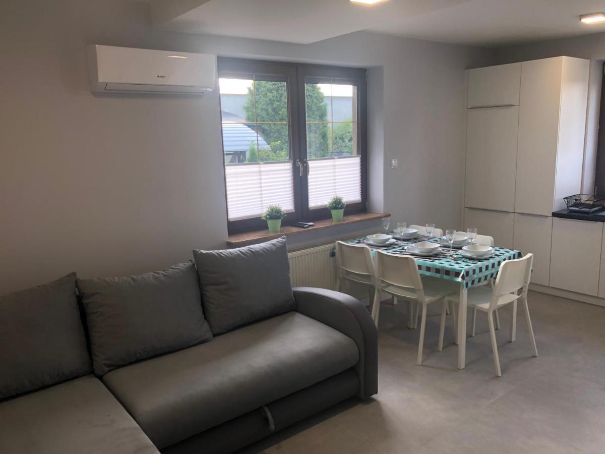 Klimatyzowane Apartamenty I Pokoje Przy Targach Кельце Екстер'єр фото