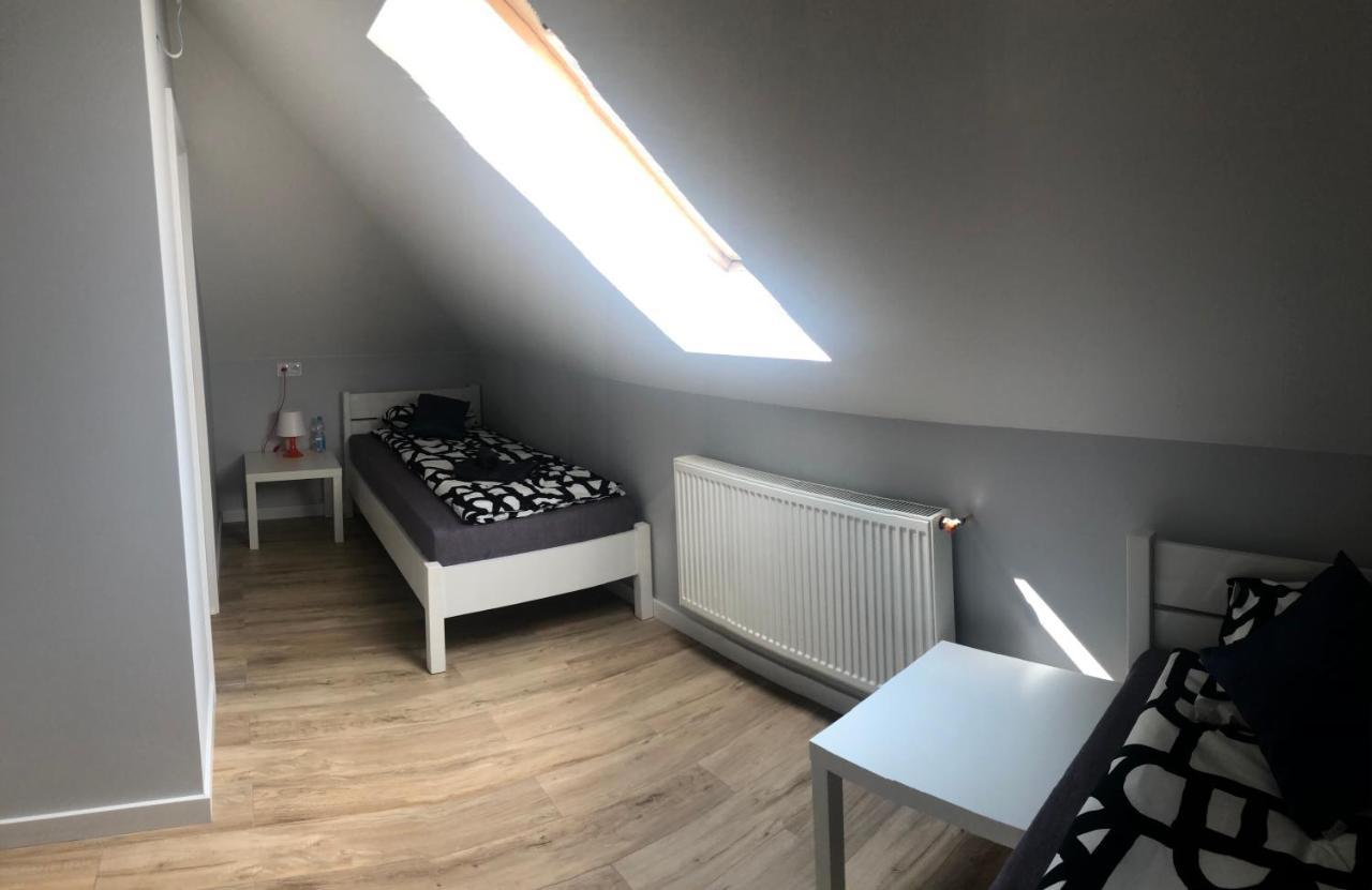 Klimatyzowane Apartamenty I Pokoje Przy Targach Кельце Екстер'єр фото