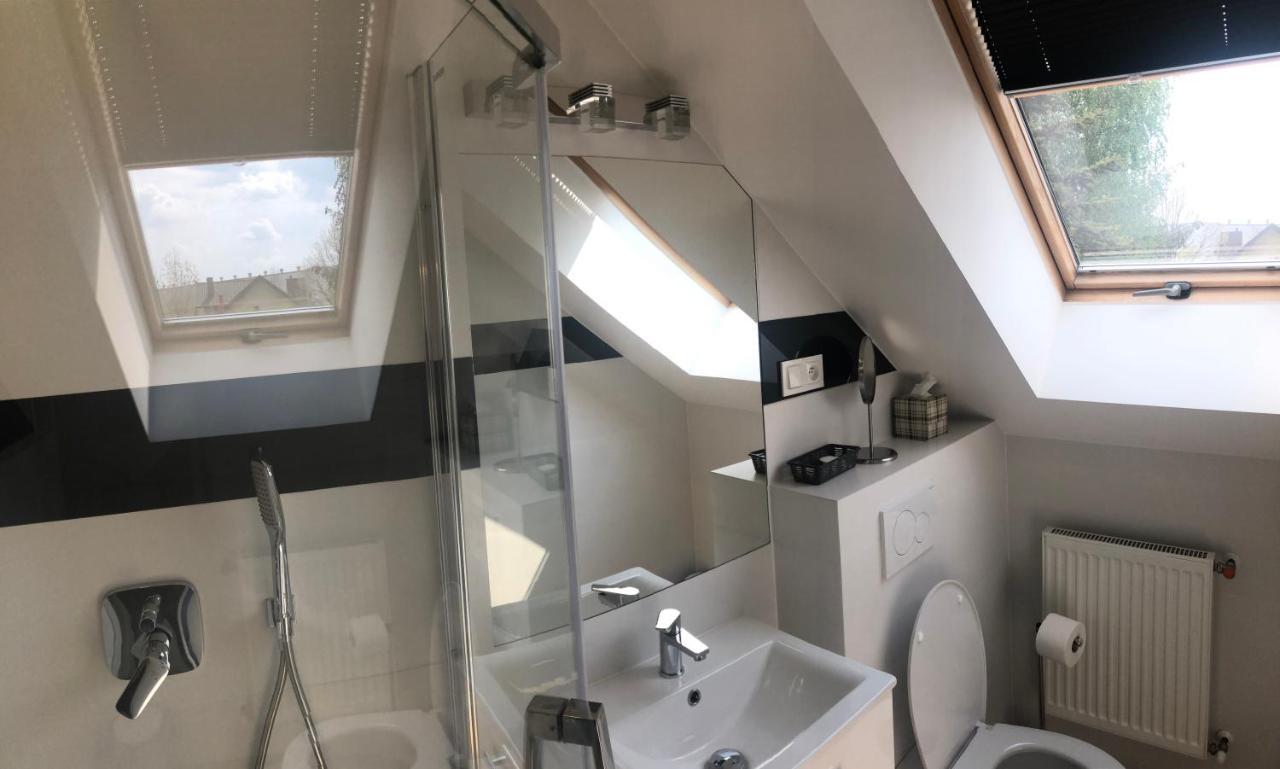 Klimatyzowane Apartamenty I Pokoje Przy Targach Кельце Екстер'єр фото