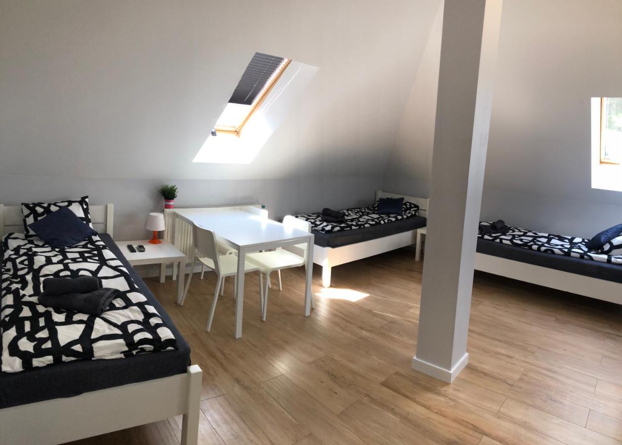 Klimatyzowane Apartamenty I Pokoje Przy Targach Кельце Екстер'єр фото