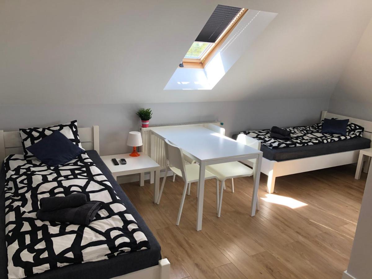 Klimatyzowane Apartamenty I Pokoje Przy Targach Кельце Екстер'єр фото