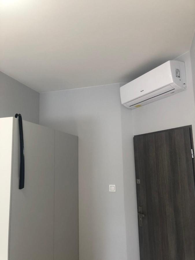 Klimatyzowane Apartamenty I Pokoje Przy Targach Кельце Екстер'єр фото