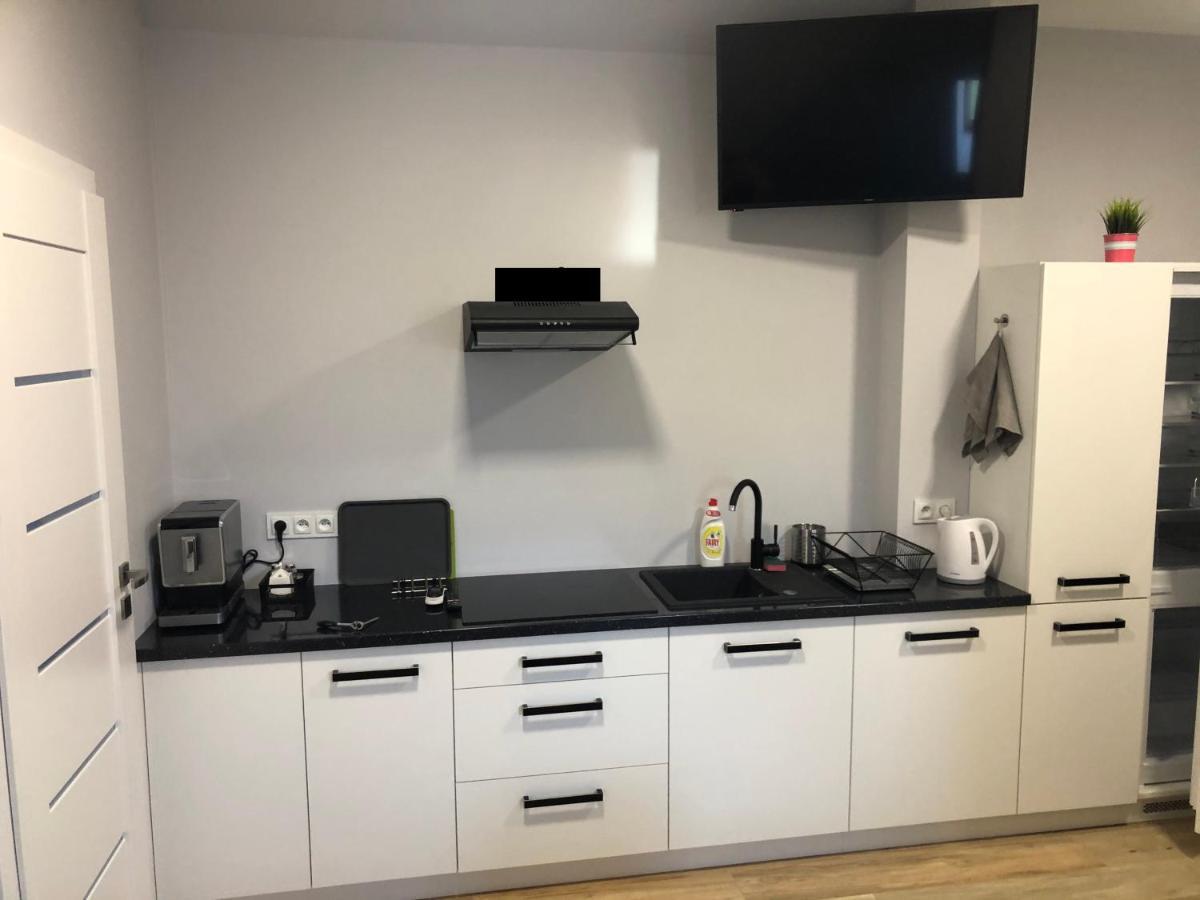 Klimatyzowane Apartamenty I Pokoje Przy Targach Кельце Екстер'єр фото