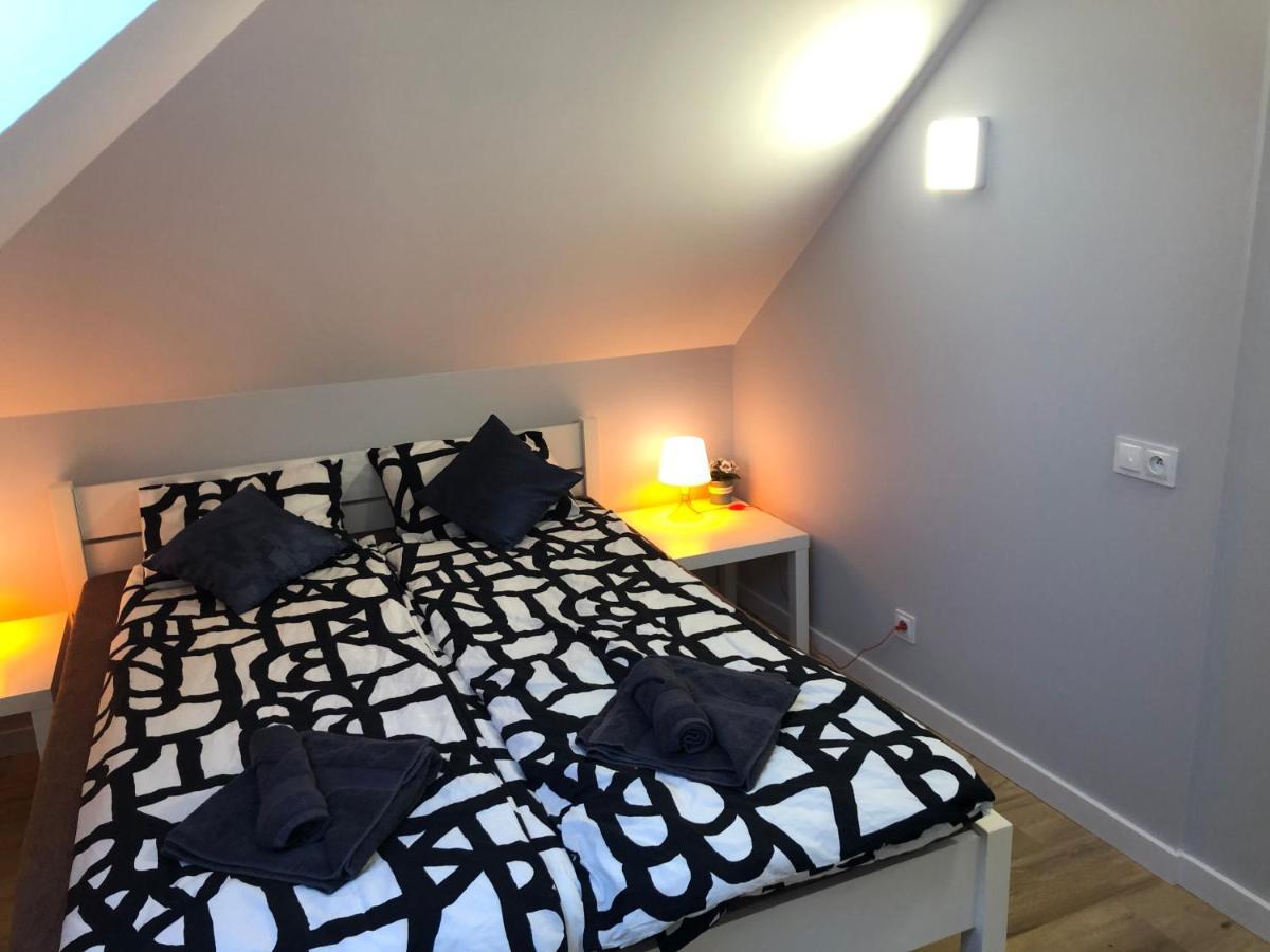 Klimatyzowane Apartamenty I Pokoje Przy Targach Кельце Екстер'єр фото