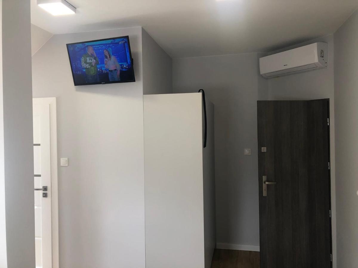 Klimatyzowane Apartamenty I Pokoje Przy Targach Кельце Екстер'єр фото
