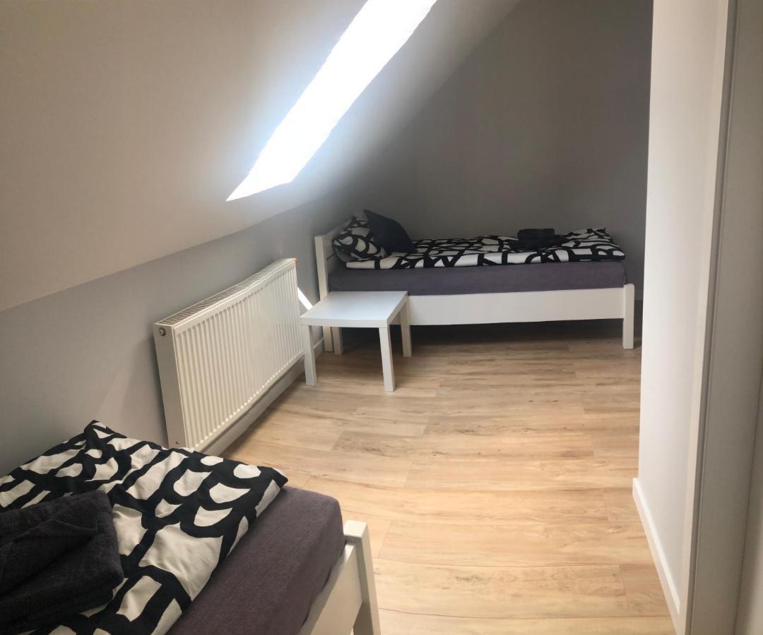 Klimatyzowane Apartamenty I Pokoje Przy Targach Кельце Екстер'єр фото