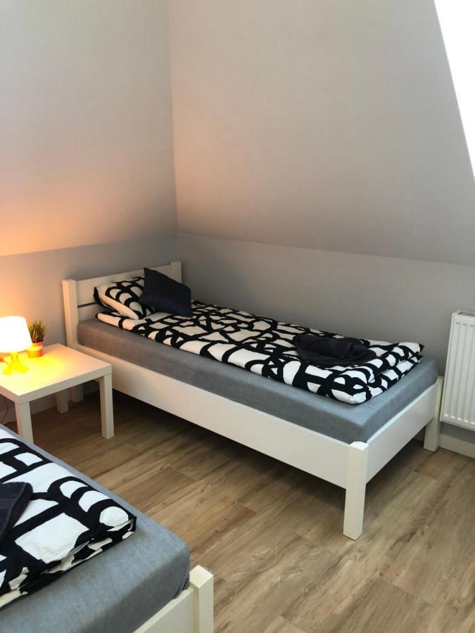 Klimatyzowane Apartamenty I Pokoje Przy Targach Кельце Екстер'єр фото